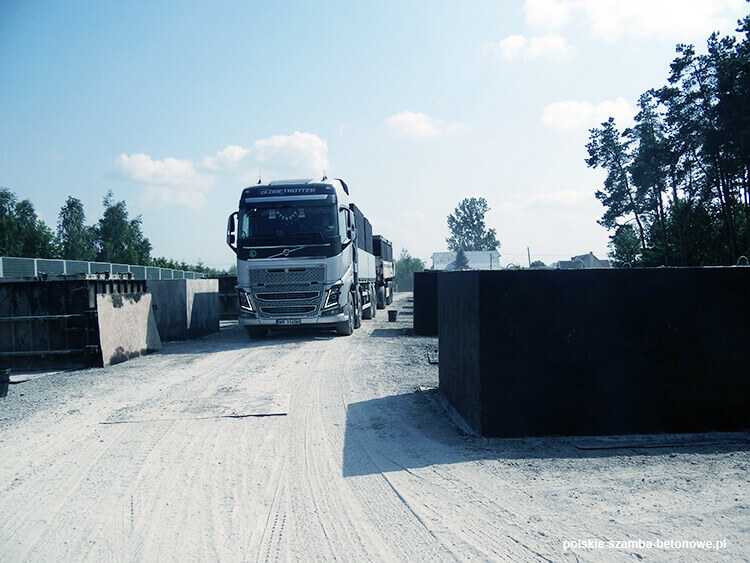 Transport szamb betonowych  w Rybniku